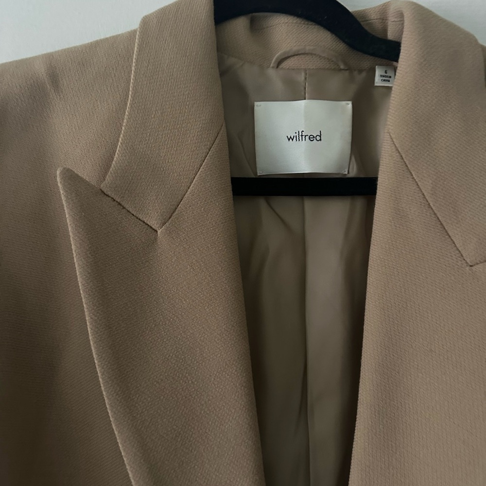 Wilfred Classic Tan Blazer - Aritzia